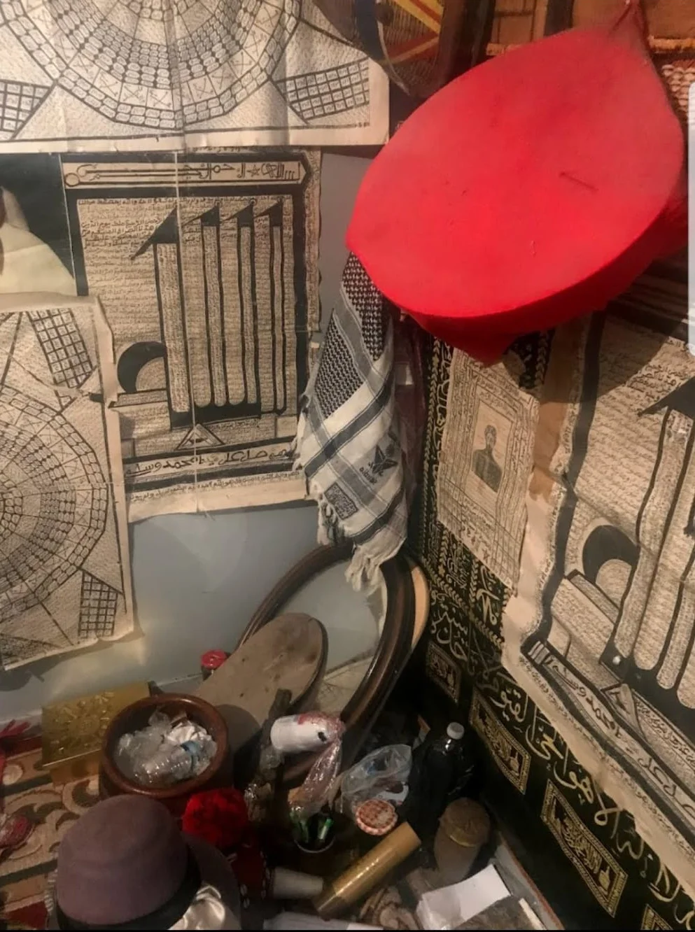 Talismans de protection avec écriture arabe calligraphie mystique du marabout africain Karan Sankoumba contre mauvais œil et envoutements